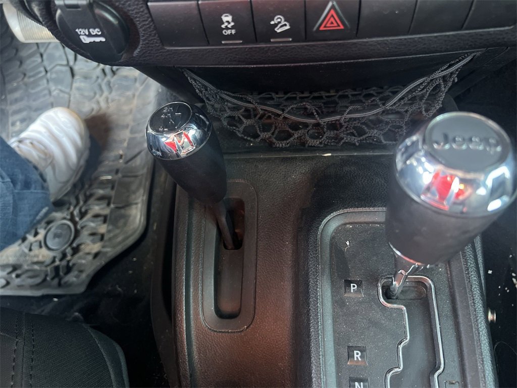 Used 2018 Jeep Wrangler Sport image 25