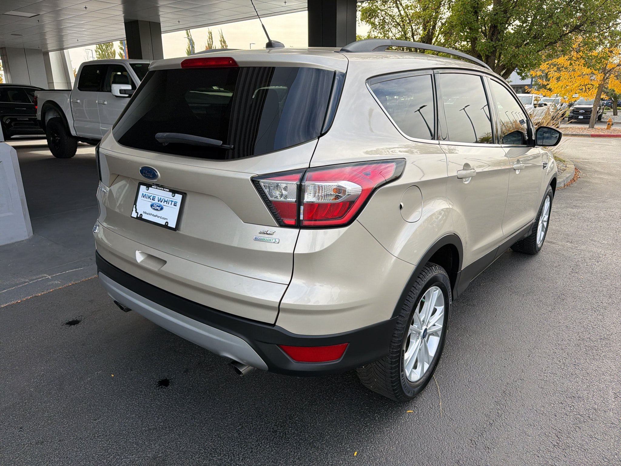 Used 2018 Ford Escape SE FWD image 10