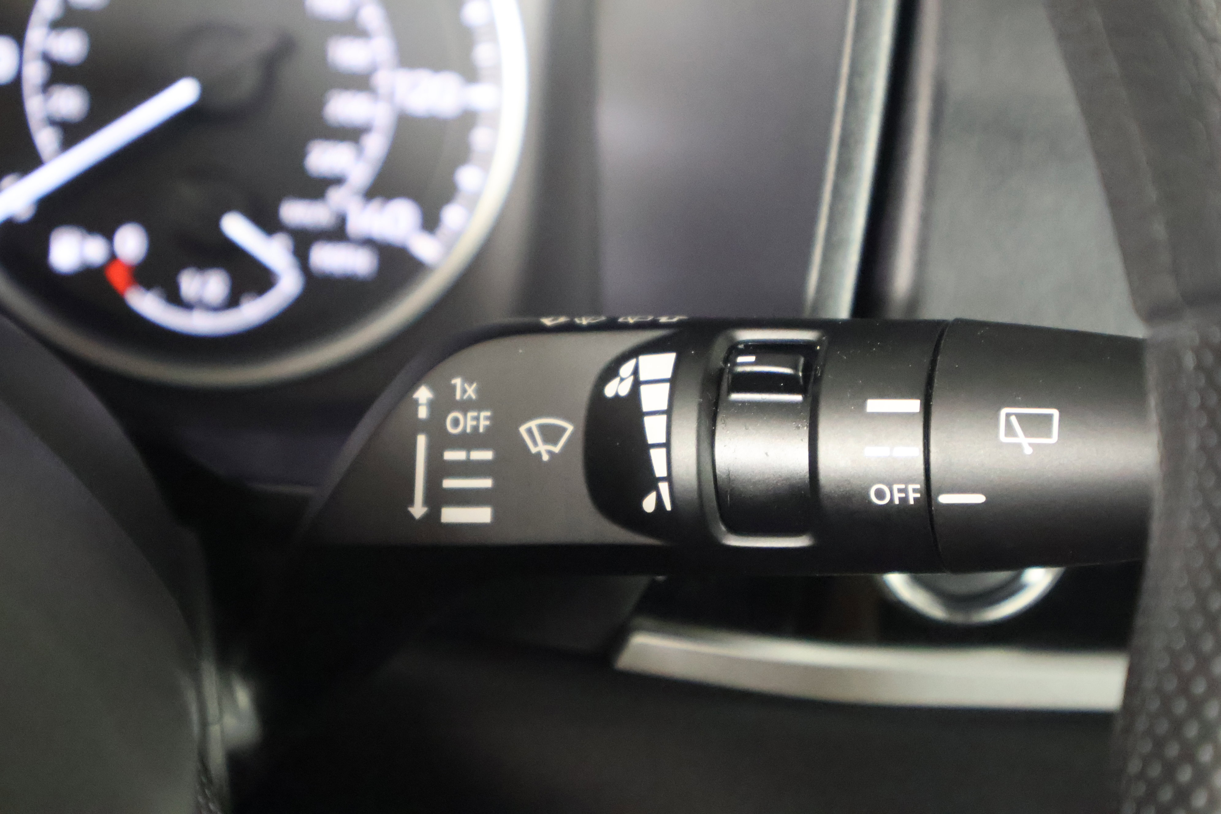 Used 2024 Mitsubishi Outlander ES image 23