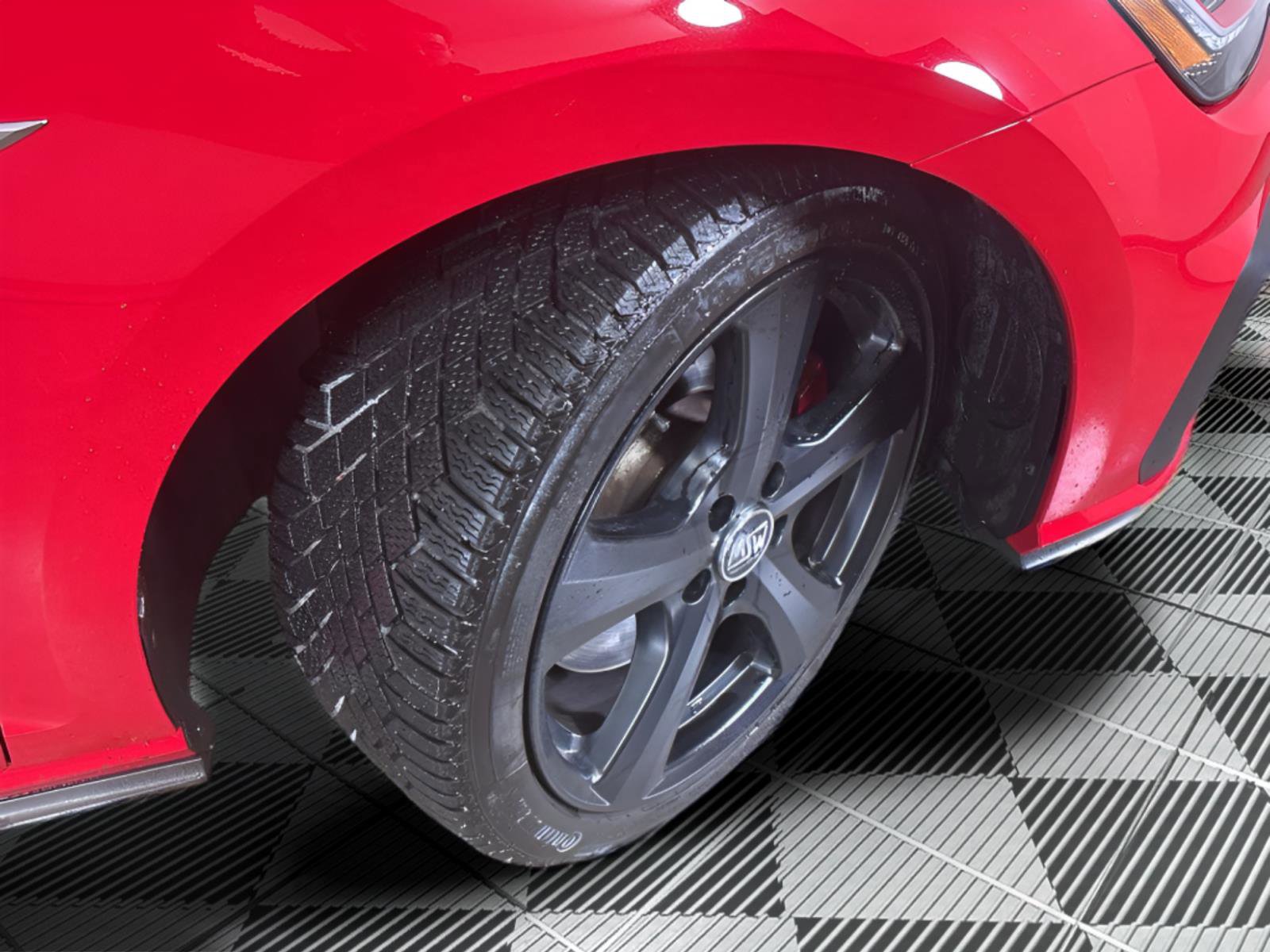 Used 2021 Volkswagen GTI SE image 9