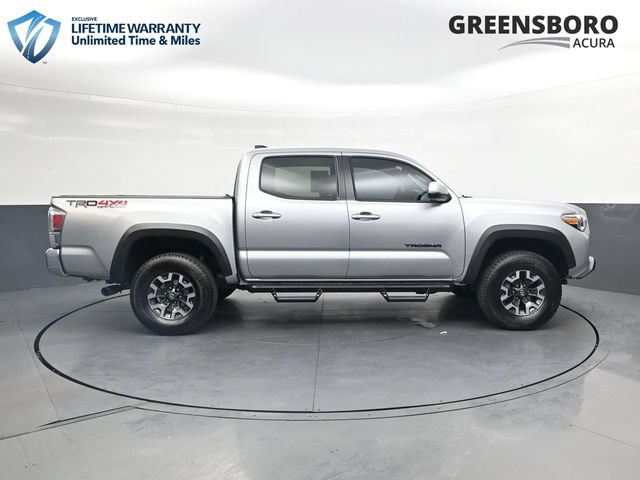 Used 2023 Toyota Tacoma TRD Off-Road w/ Black Out Package (TMS) AWD/4WD image 4