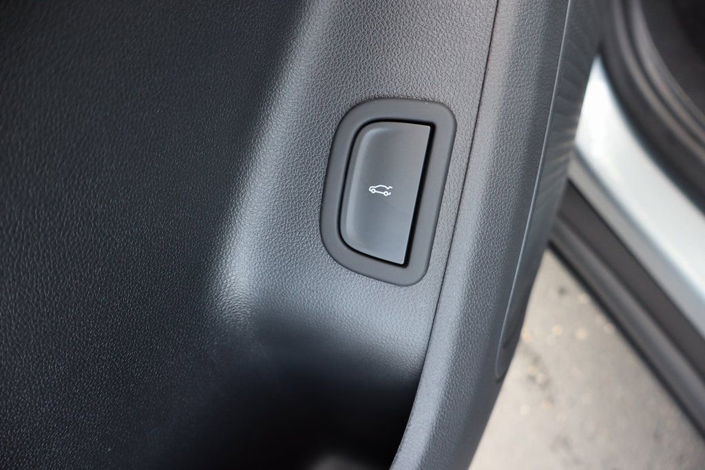 New 2026 Chevrolet Traverse LT w/ Driver Confidence Package image 19