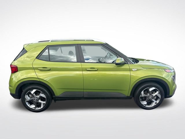 Used 2021 Hyundai Venue SEL FWD video 2
