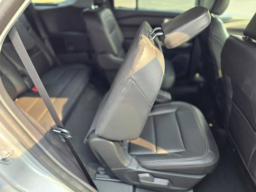 Used 2022 Ford Explorer XLT w/ Equipment Group 202A image 30