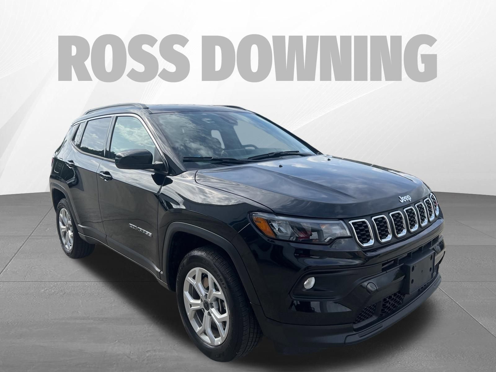 Used 2025 Jeep Compass Latitude image 3