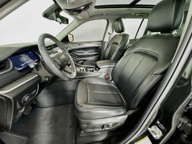 Used 2023 Jeep Grand Cherokee Limited w/ Luxury Tech Group II AWD/4WD image 26