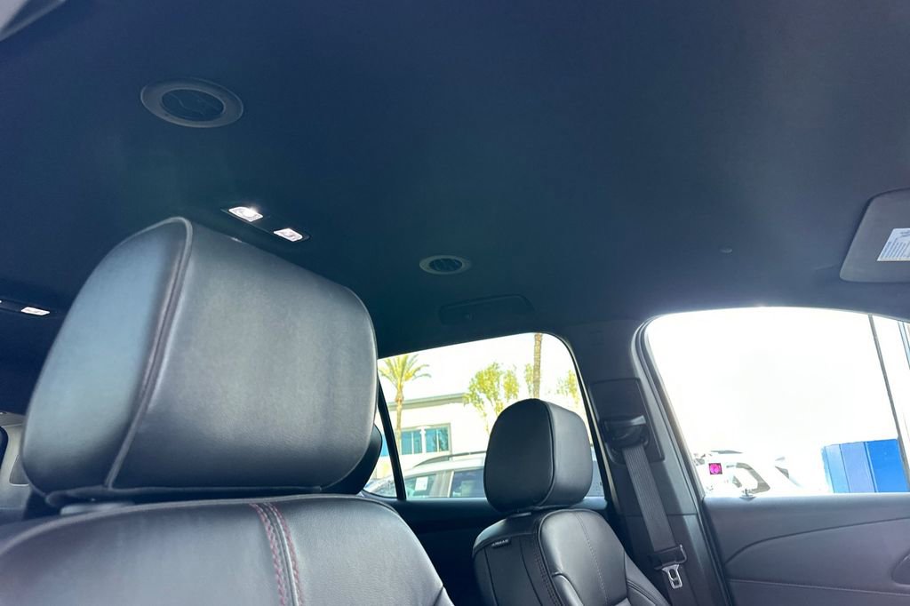 Used 2022 Chevrolet Traverse RS FWD image 19