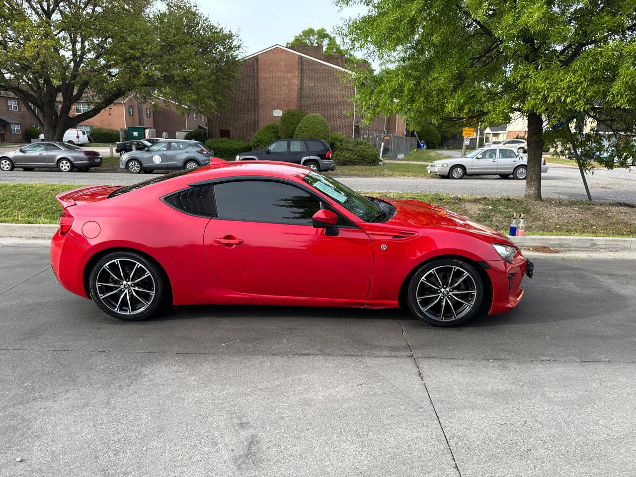 Used 2017 Toyota 86 image 3