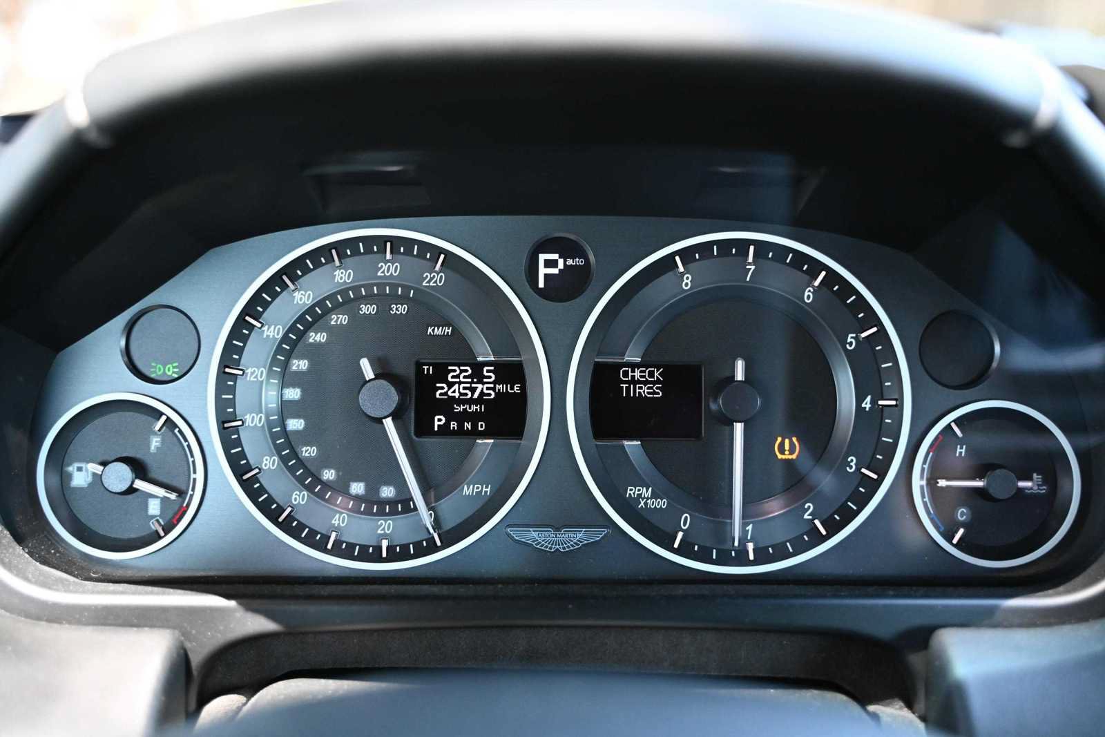 Used 2009 Aston Martin DBS Coupe RWD image 11