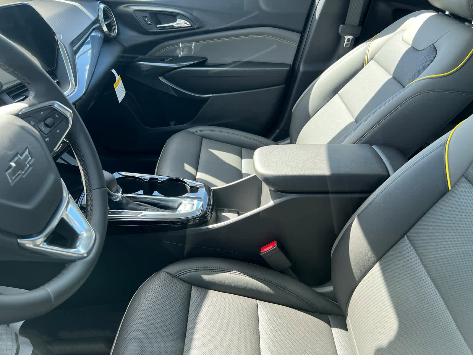 New 2026 Chevrolet Trax ACTIV w/ Sunroof Package FWD image 8