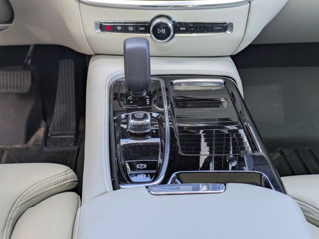 Used 2024 Volvo S60 T8 Ultimate image 24