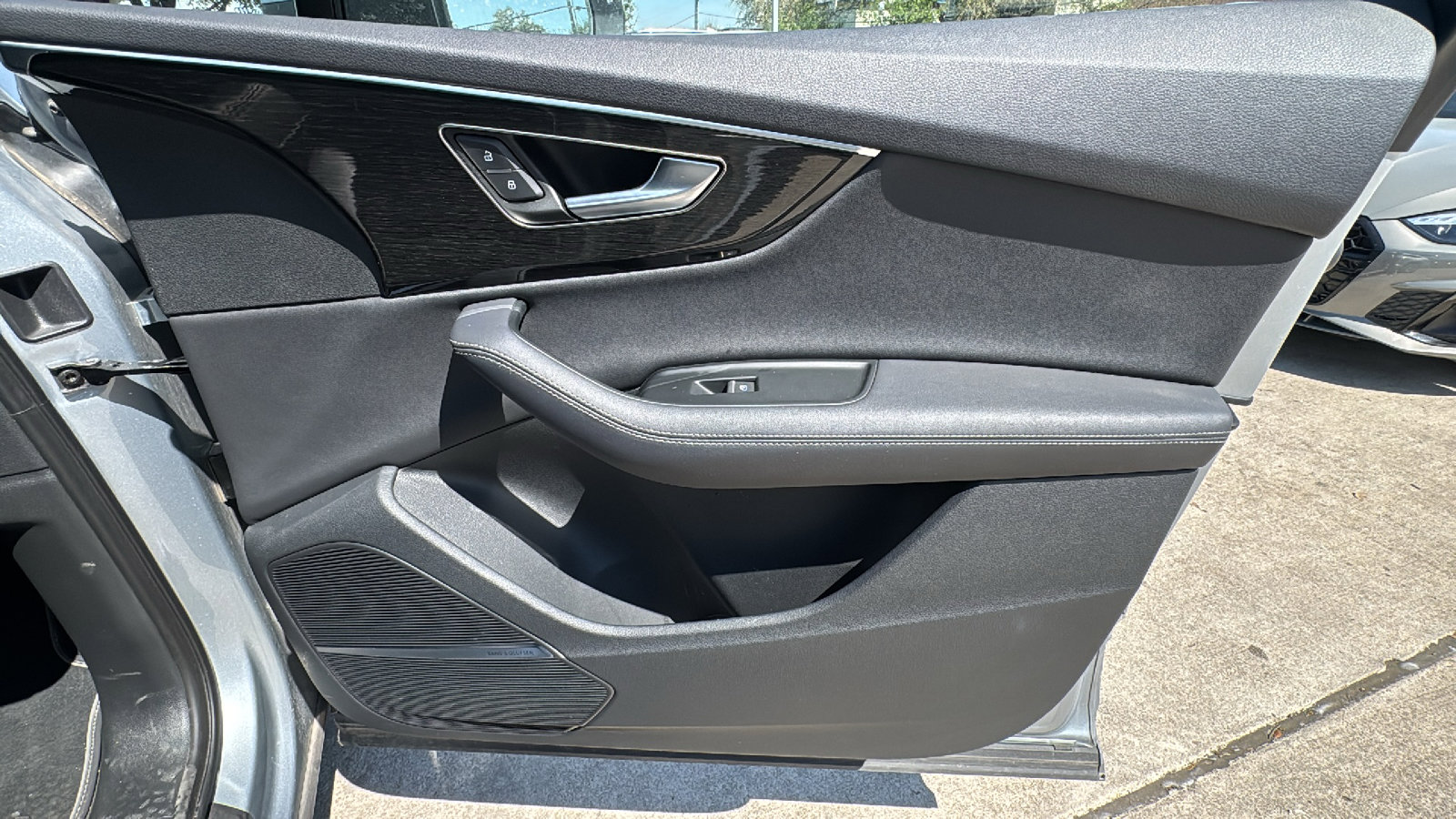 Used 2025 Audi Q7 3.0T Premium Plus image 31