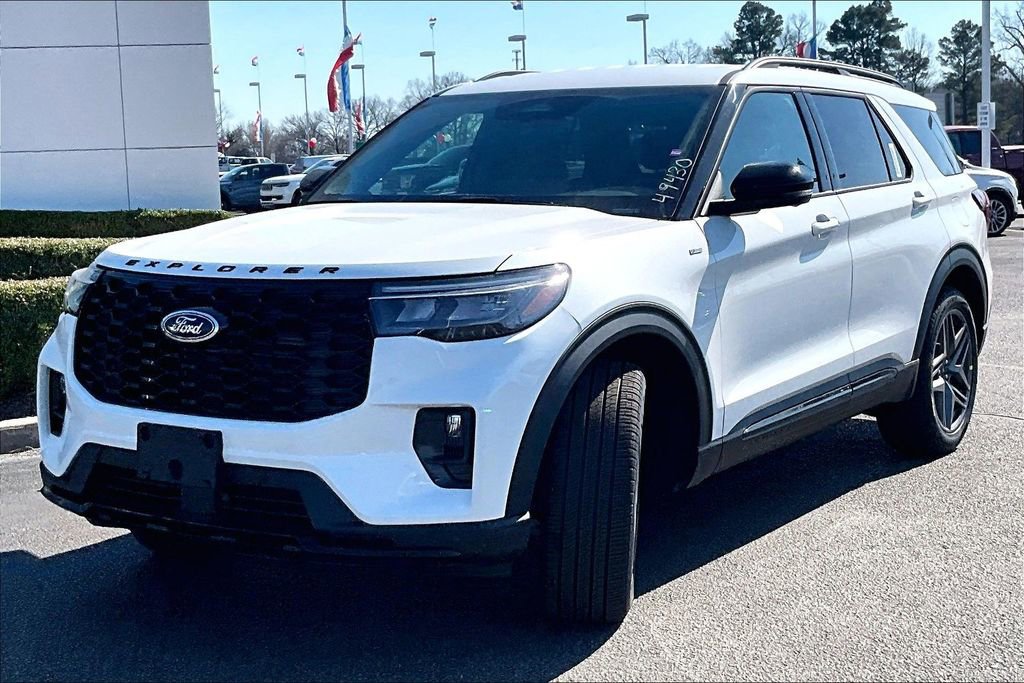 New 2026 Ford Explorer ST-Line image 2
