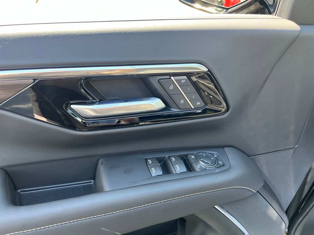 New 2026 Chevrolet Suburban Premier w/ Sun And Tow Package image 39