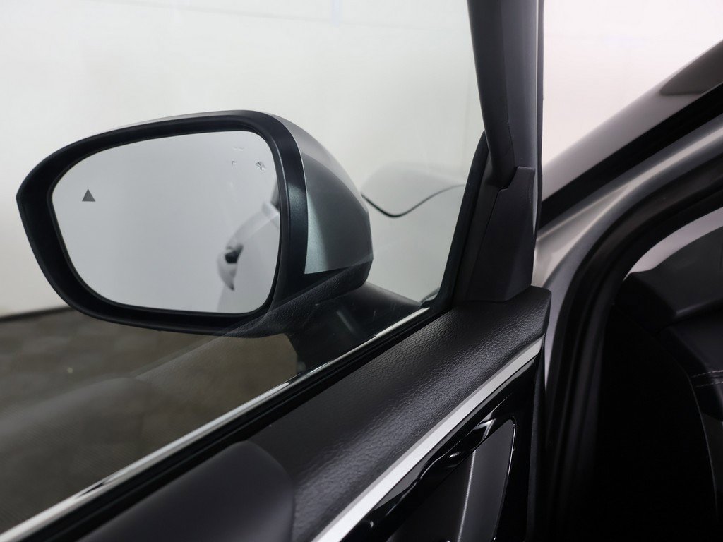 Used 2024 Mitsubishi Outlander SE Black Edition image 39