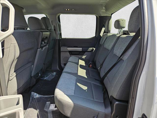 New 2026 Ford F250 XLT w/ FX4 Off-Road Package image 16