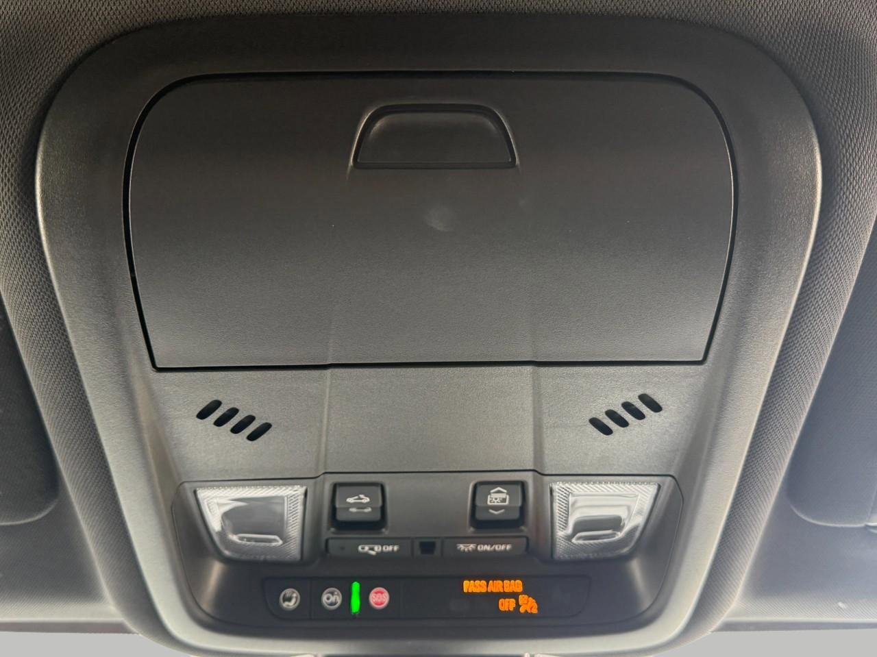 Used 2023 Chevrolet Equinox RS image 40