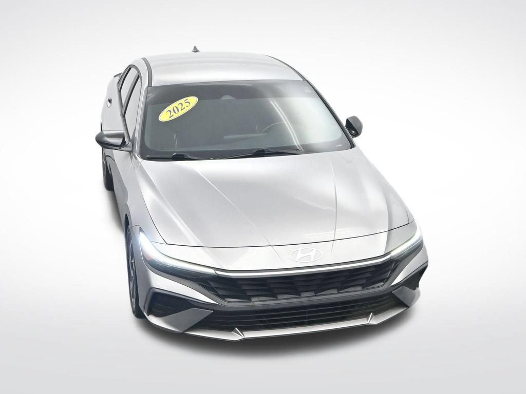 Used 2025 Hyundai Elantra Sport FWD image 31