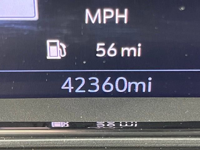 Used 2021 GMC Yukon Denali w/ Denali Premium Package image 18