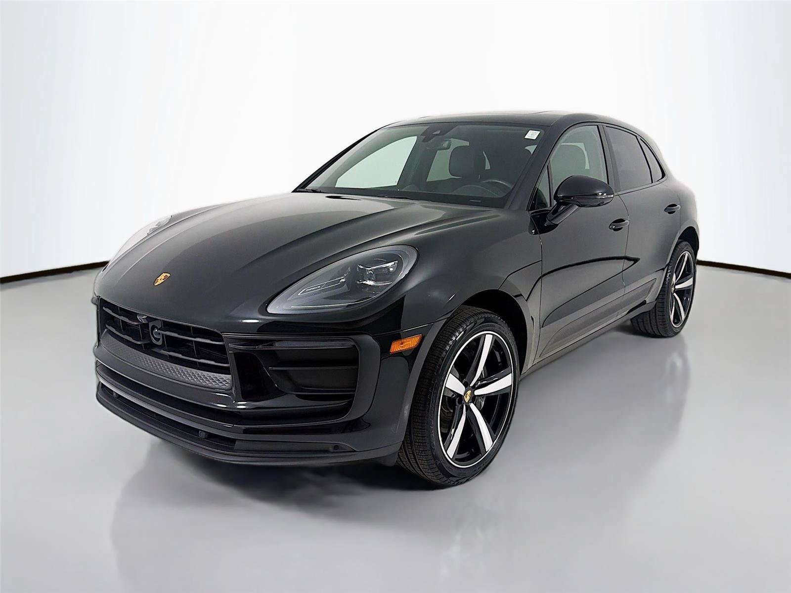 Certified 2023 Porsche Macan Turbo AWD/4WD image 1