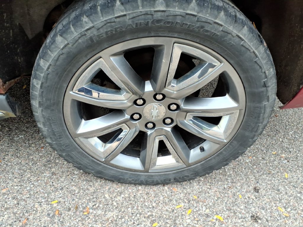 Used 2015 Chevrolet Suburban LTZ AWD/4WD image 11