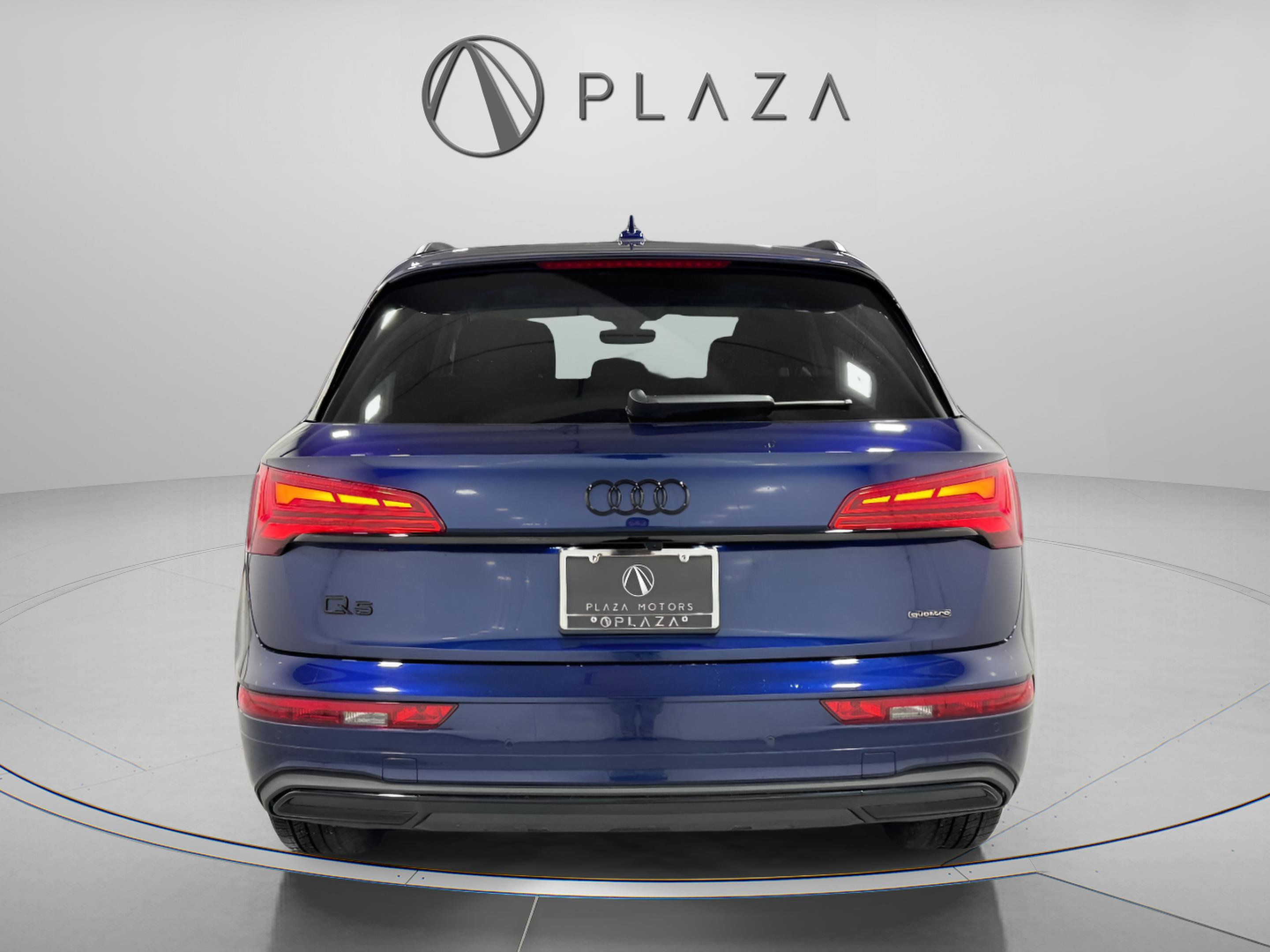 Certified 2025 Audi Q5 2.0T Premium w/ Convenience Plus Package image 4