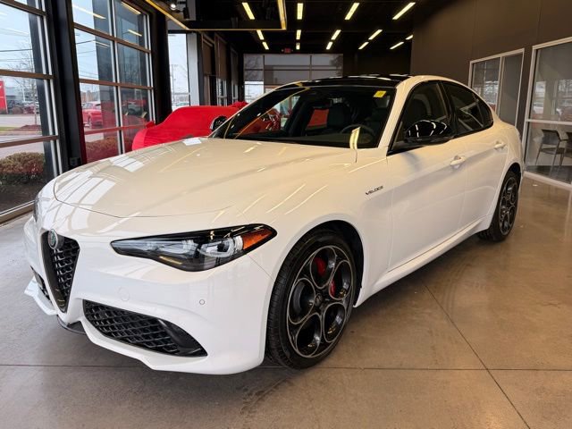 Used 2024 Alfa Romeo Giulia Veloce image 1