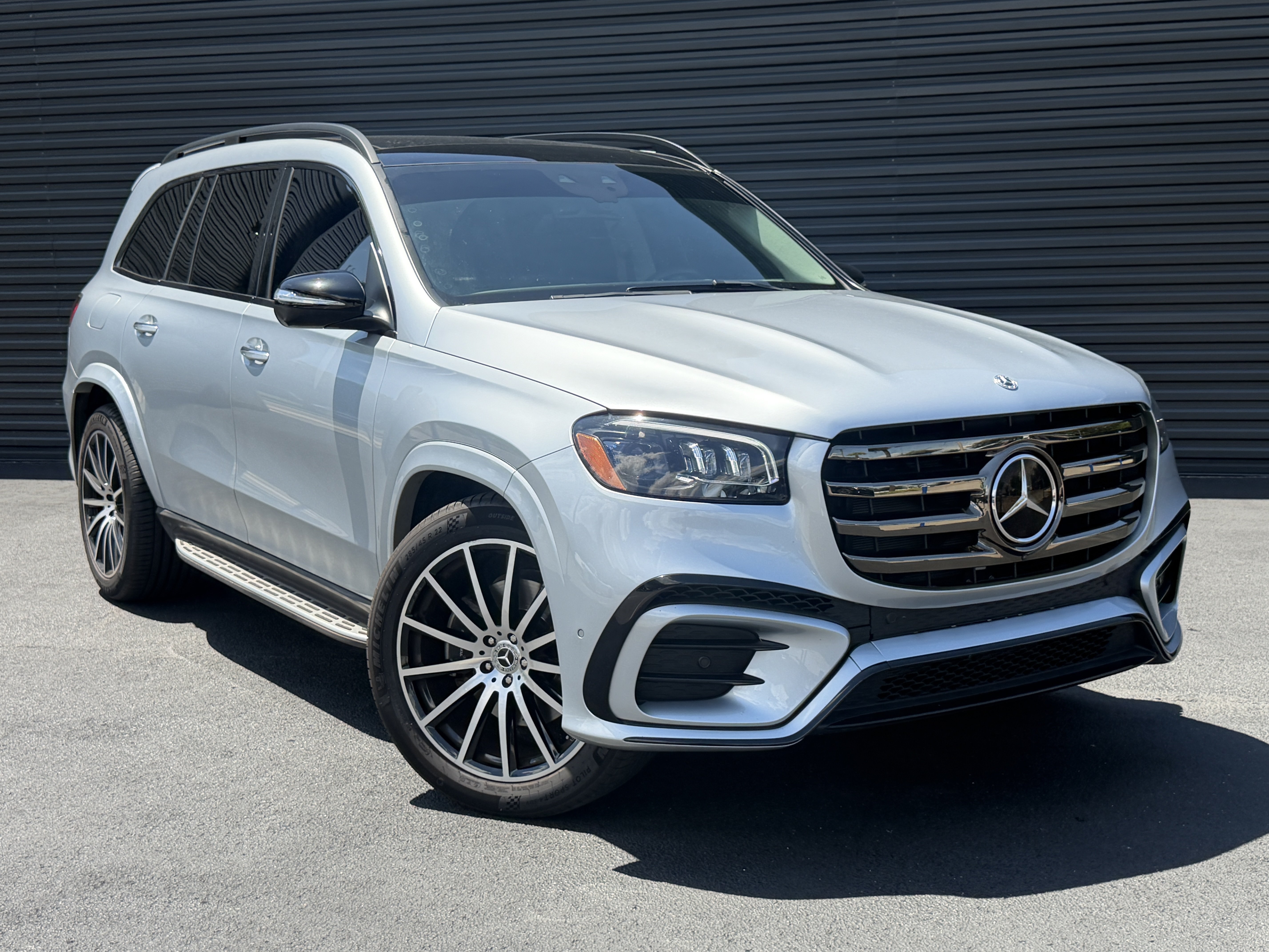 Used 2024 Mercedes-Benz GLS 580 4MATIC image 7