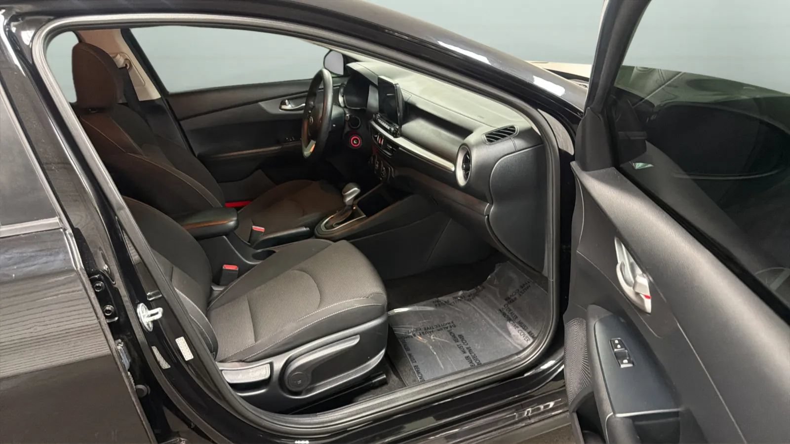 Used 2021 Kia Forte LXS FWD image 21