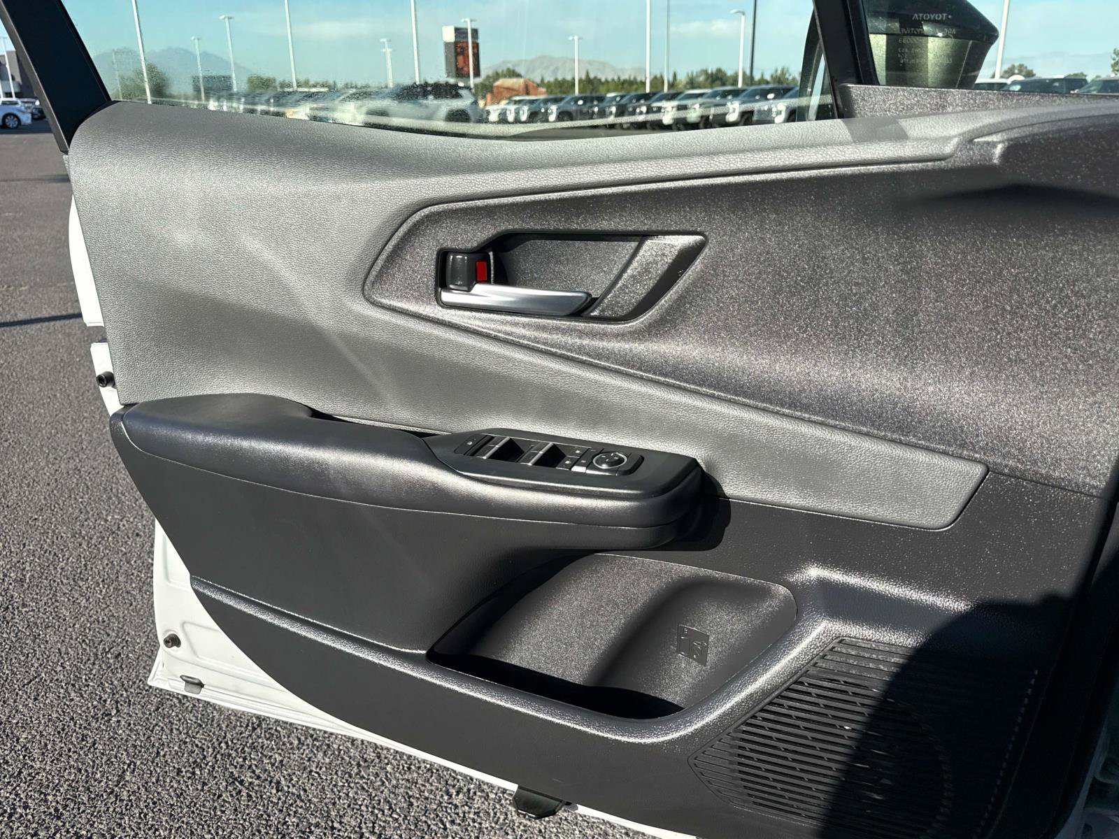 Used 2025 Toyota Prius XLE FWD image 12
