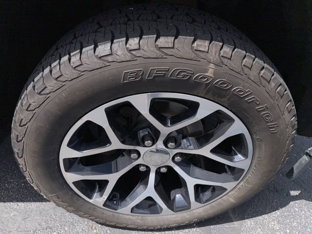 Used 2014 GMC Sierra 1500 SLT w/ SLT Crew Cab Value Package AWD/4WD image 27