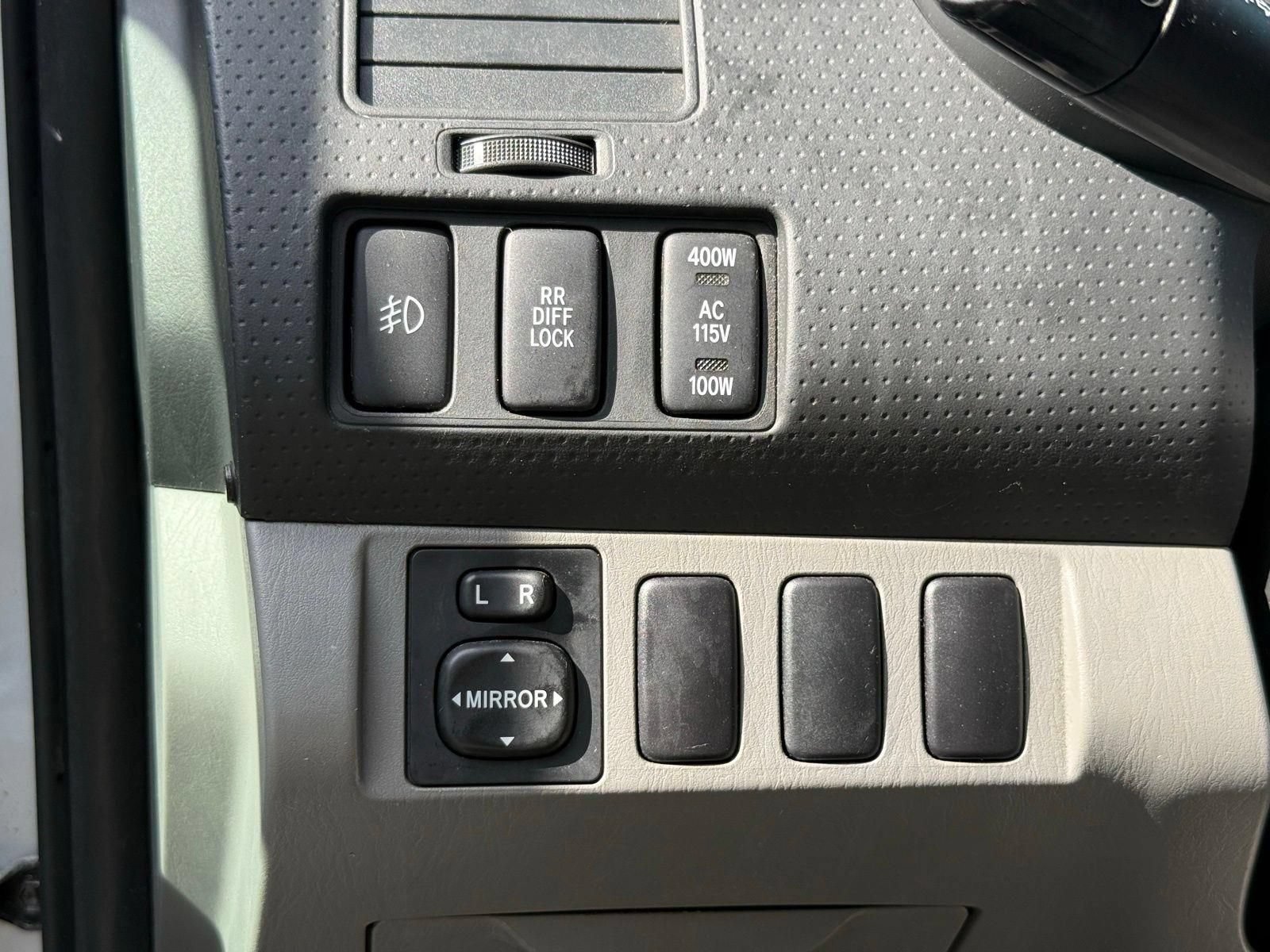 Used 2005 Toyota Tacoma PreRunner RWD image 27