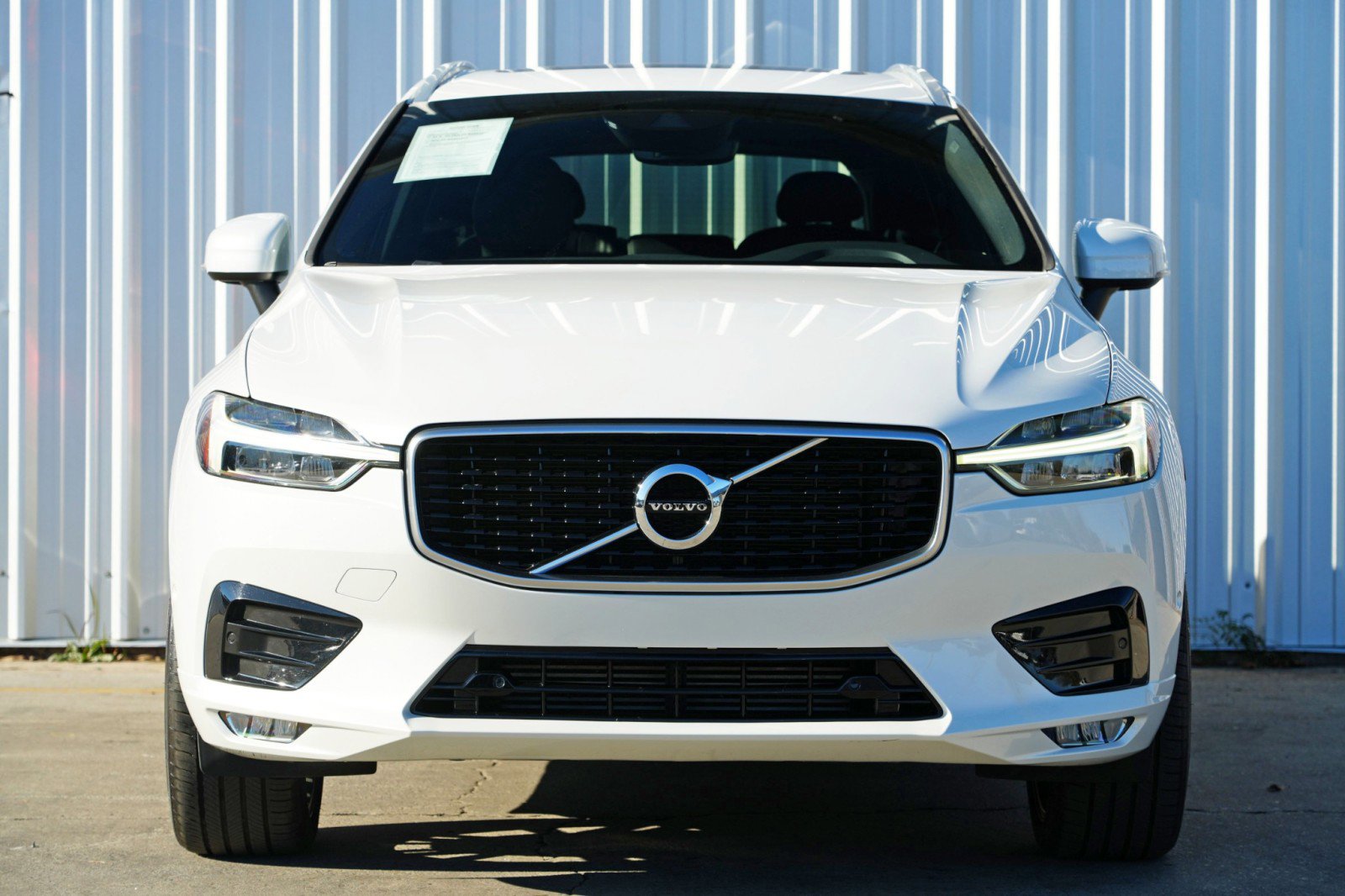 Used 2019 Volvo XC60 T5 R-Design w/ Protection Package image 6