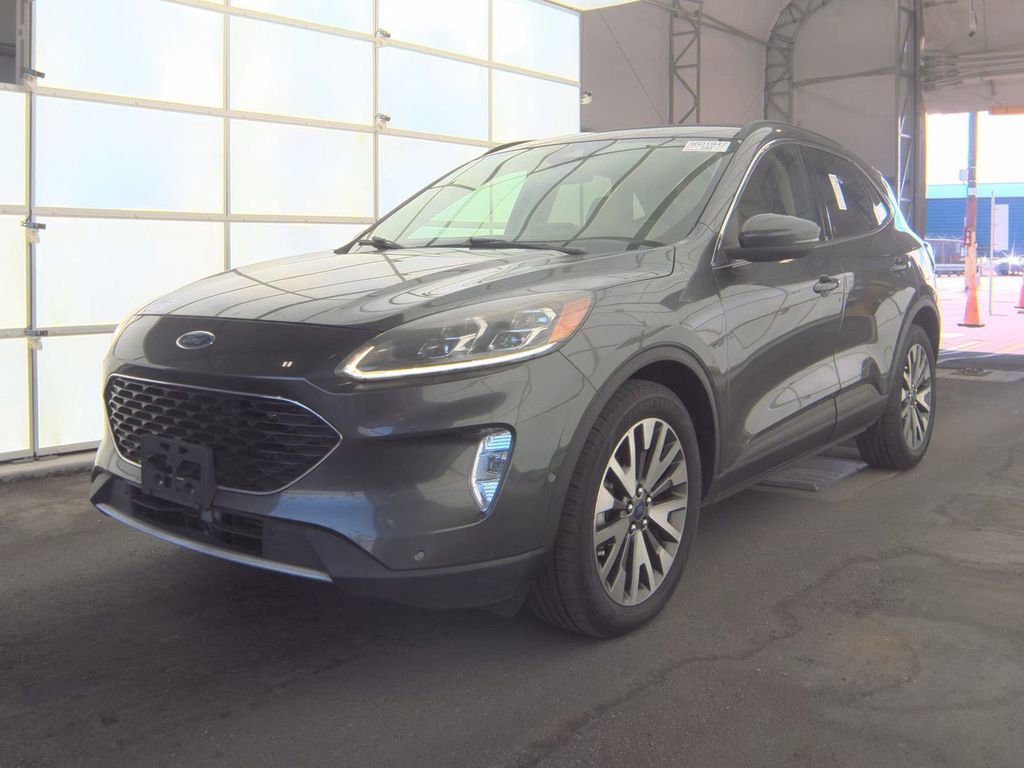Used 2020 Ford Escape Titanium image 4