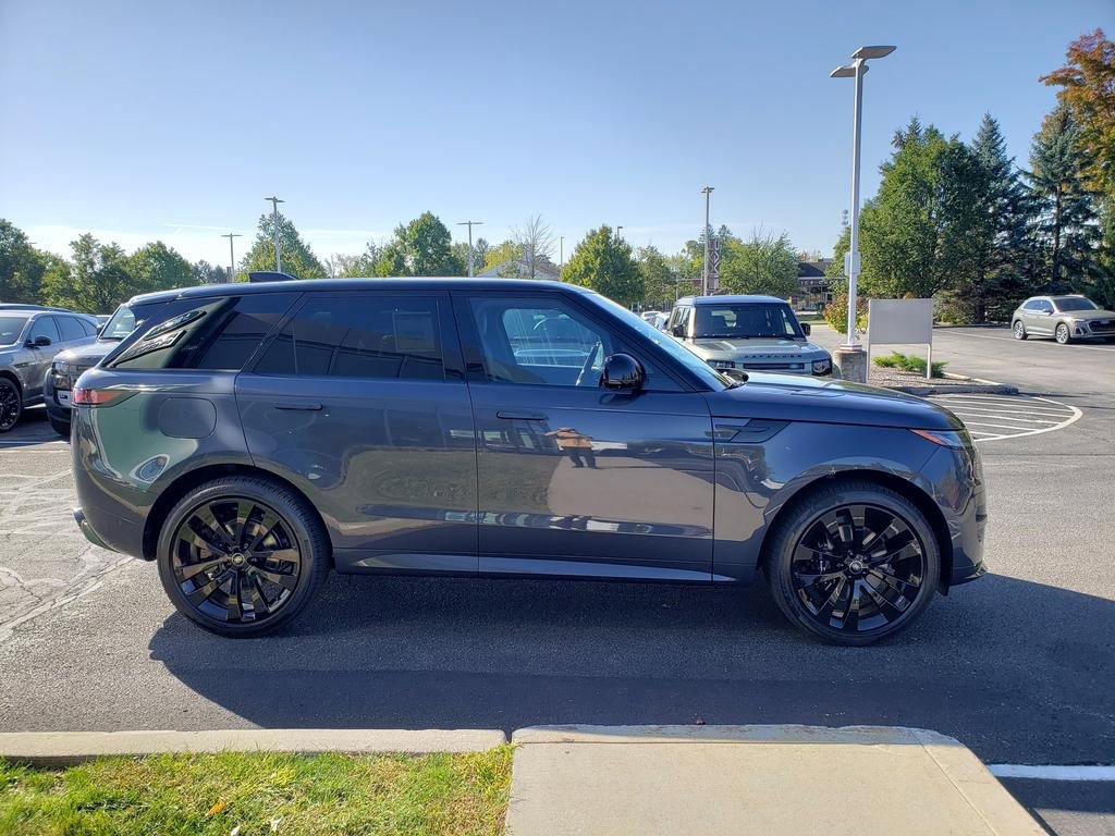 New 2025 Land Rover Range Rover Sport Dynamic SE image 4