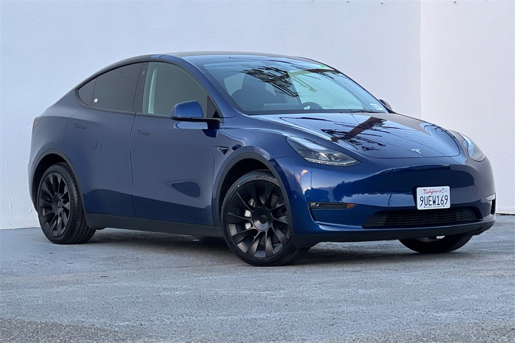 Used 2023 Tesla Model Y Long Range image 2