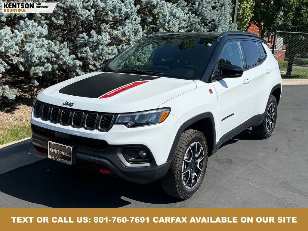 Used 2024 Jeep Compass Trailhawk image 3