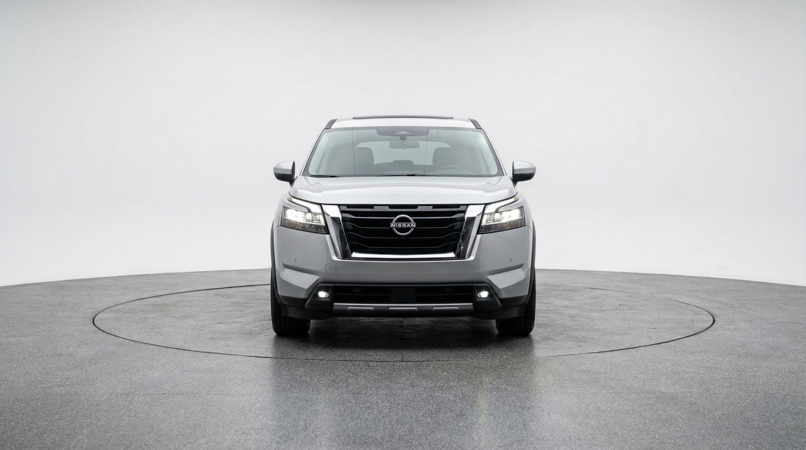 Used 2025 Nissan Pathfinder SV image 2