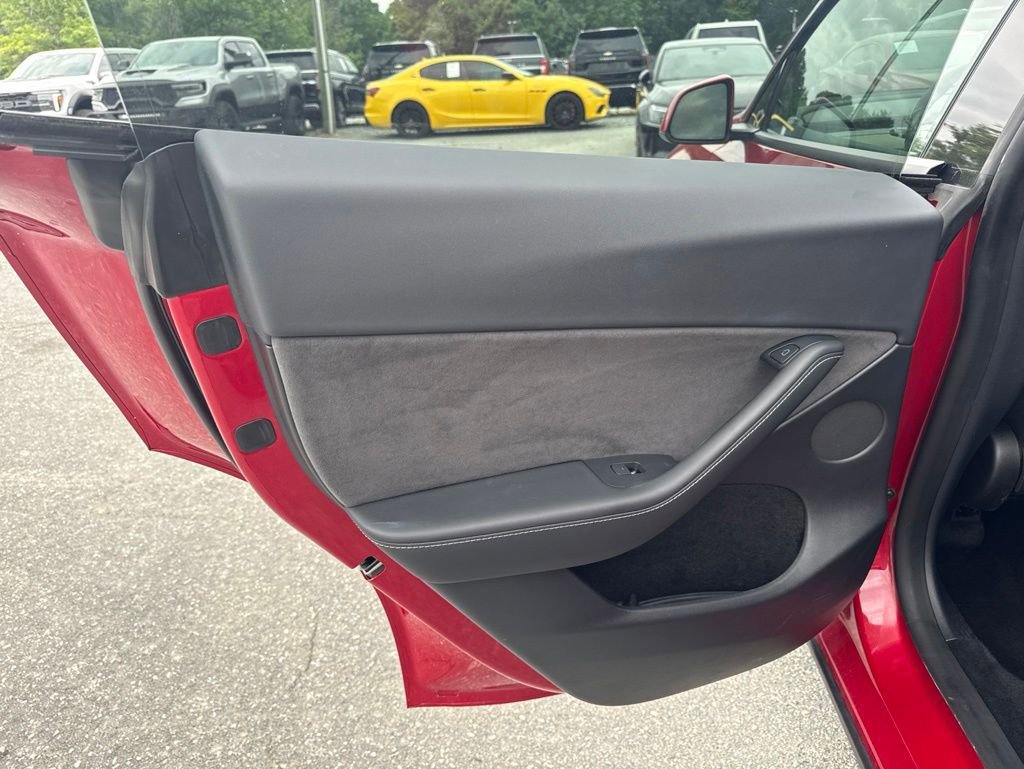 Used 2023 Tesla Model Y Performance AWD/4WD image 29