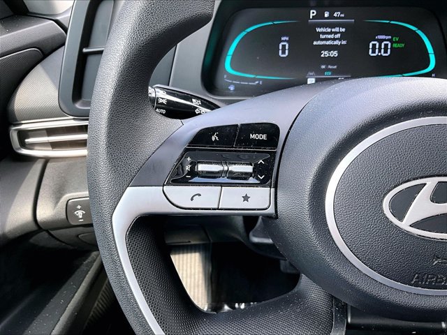 Used 2025 Hyundai Elantra Hybrid FWD image 20