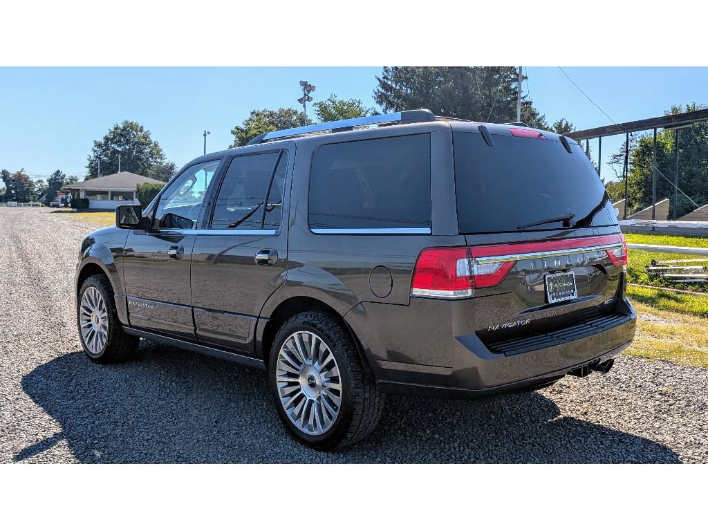 Used 2016 Lincoln Navigator Reserve image 5