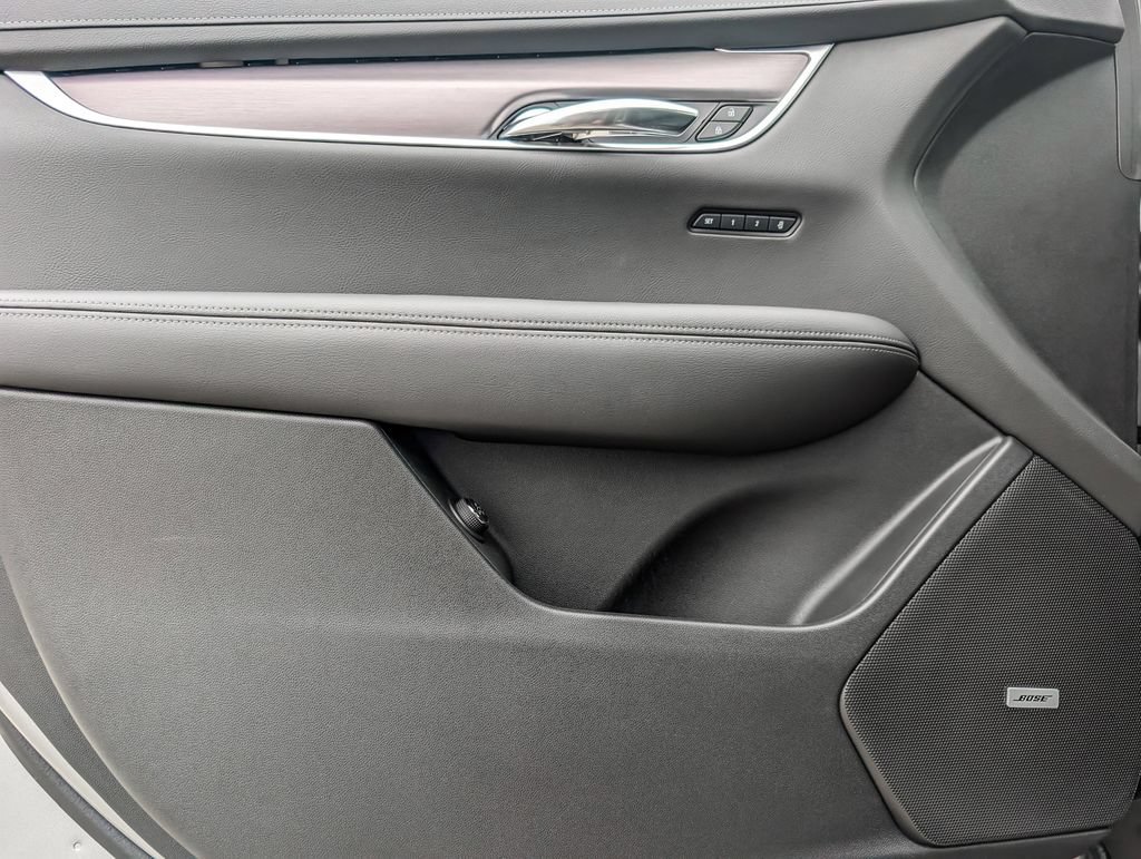 New 2025 Cadillac XT6 Luxury FWD image 12