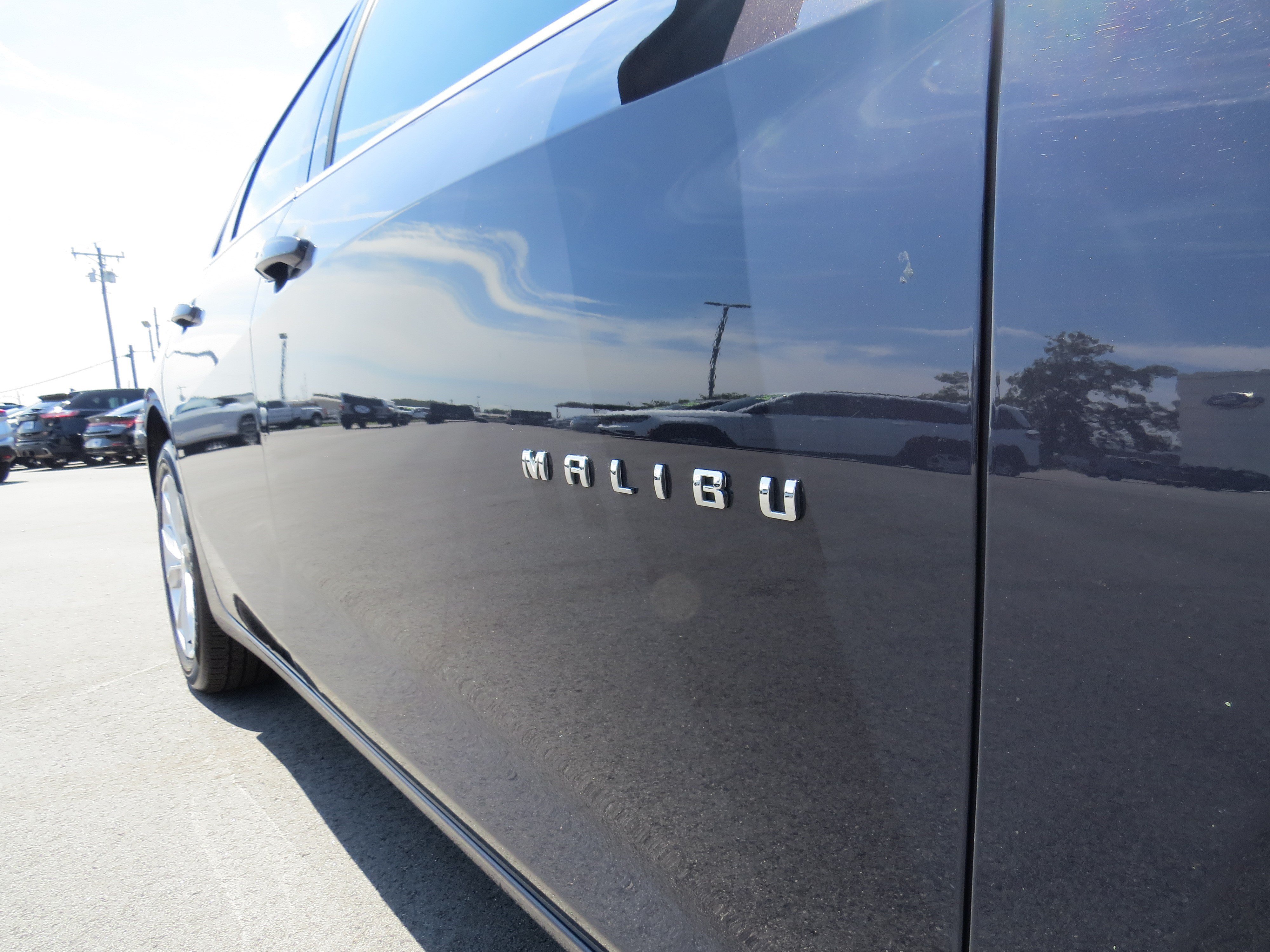 Used 2025 Chevrolet Malibu LT FWD image 11
