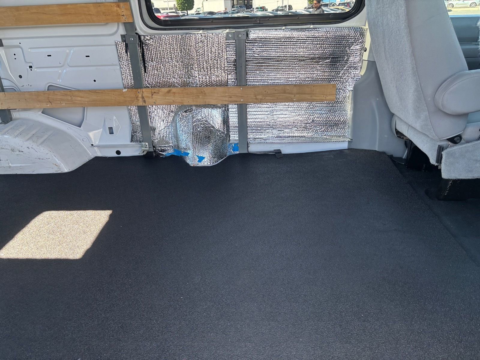 Used 2014 Ford E-250 and Econoline 250 w/ Power Group image 16