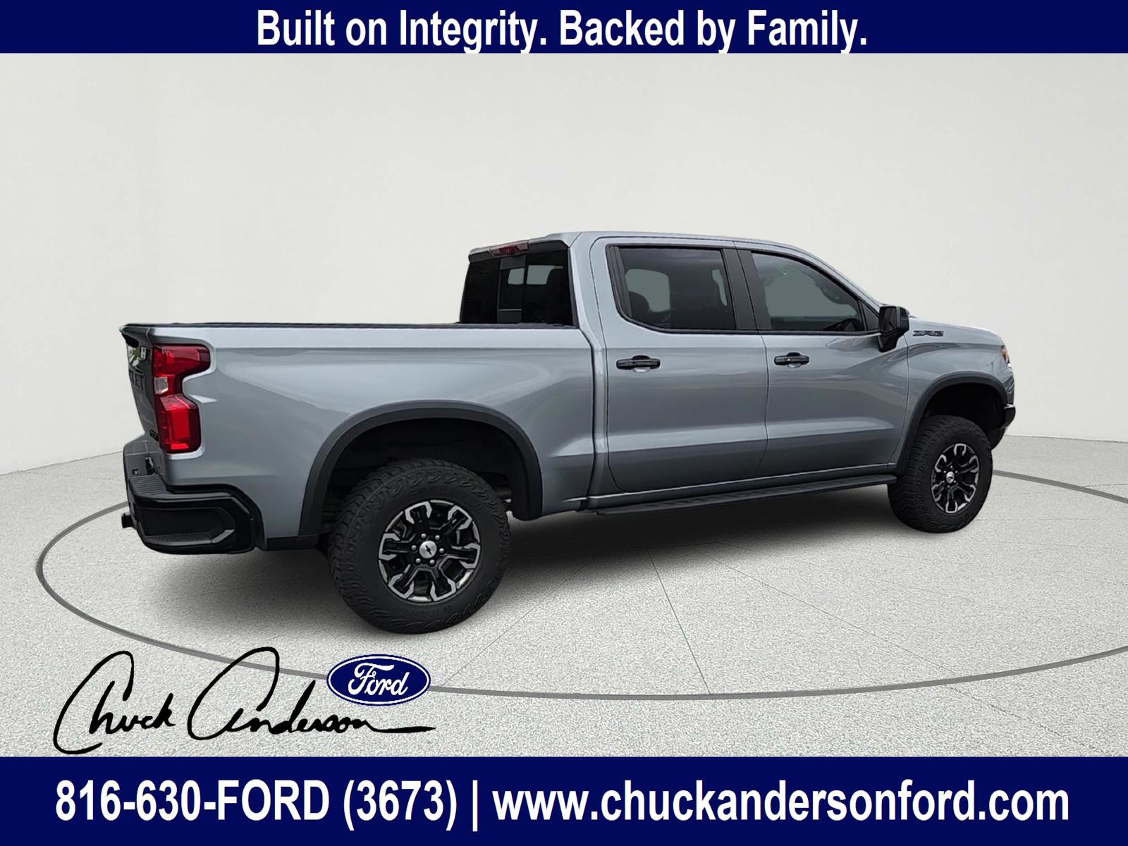 Used 2023 Chevrolet Silverado 1500 ZR2 w/ Technology Package image 3