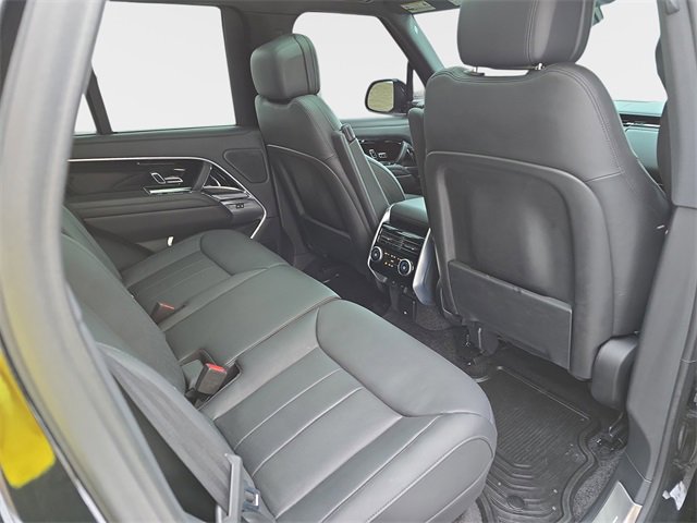 Used 2025 Land Rover Range Rover SE image 11