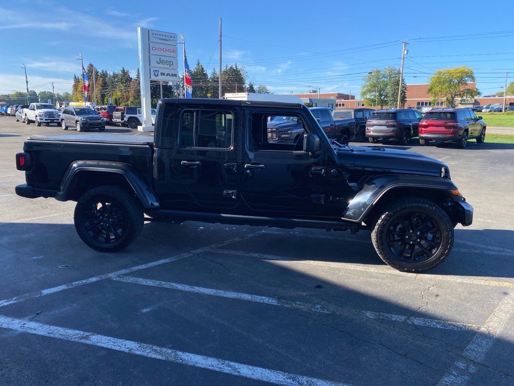 Used 2024 Jeep Gladiator Sport image 6