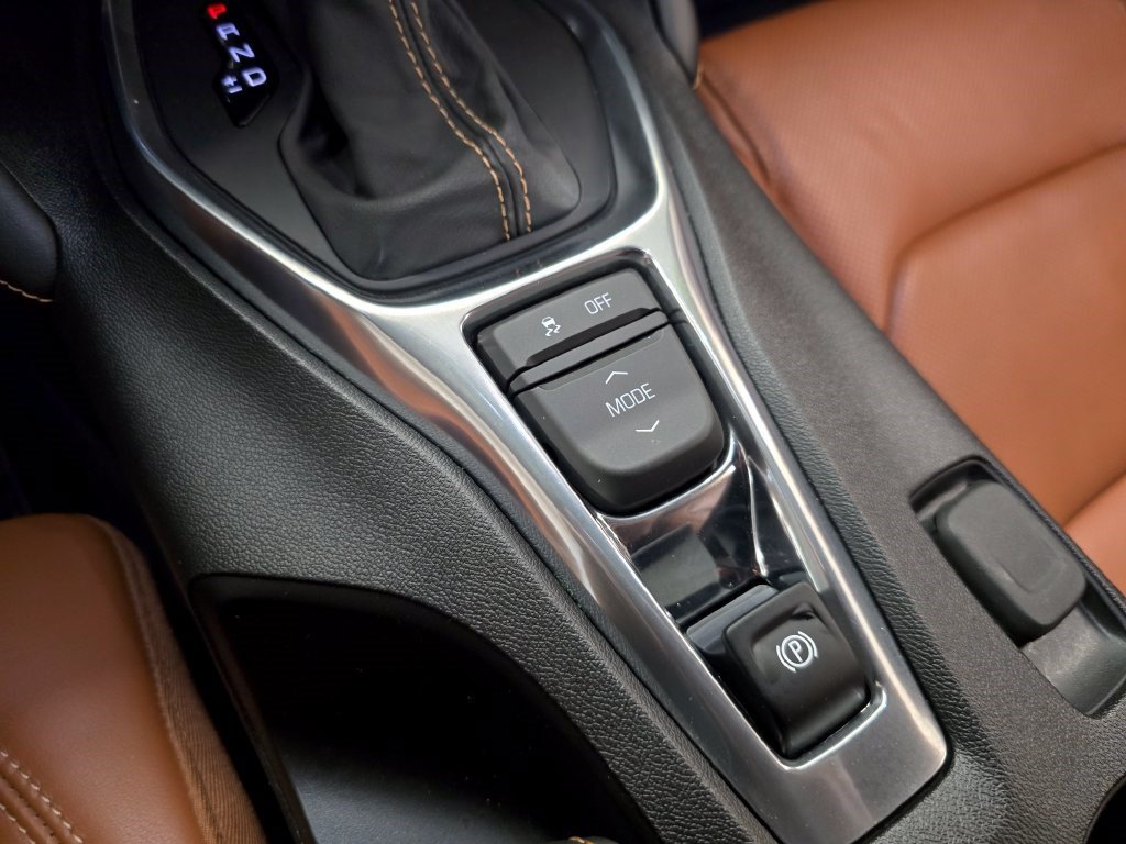 Used 2018 Chevrolet Camaro LT RWD image 32