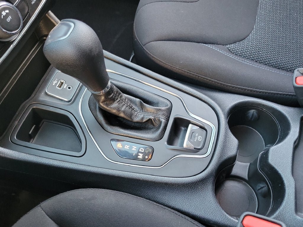 Used 2020 Jeep Cherokee Latitude FWD image 31