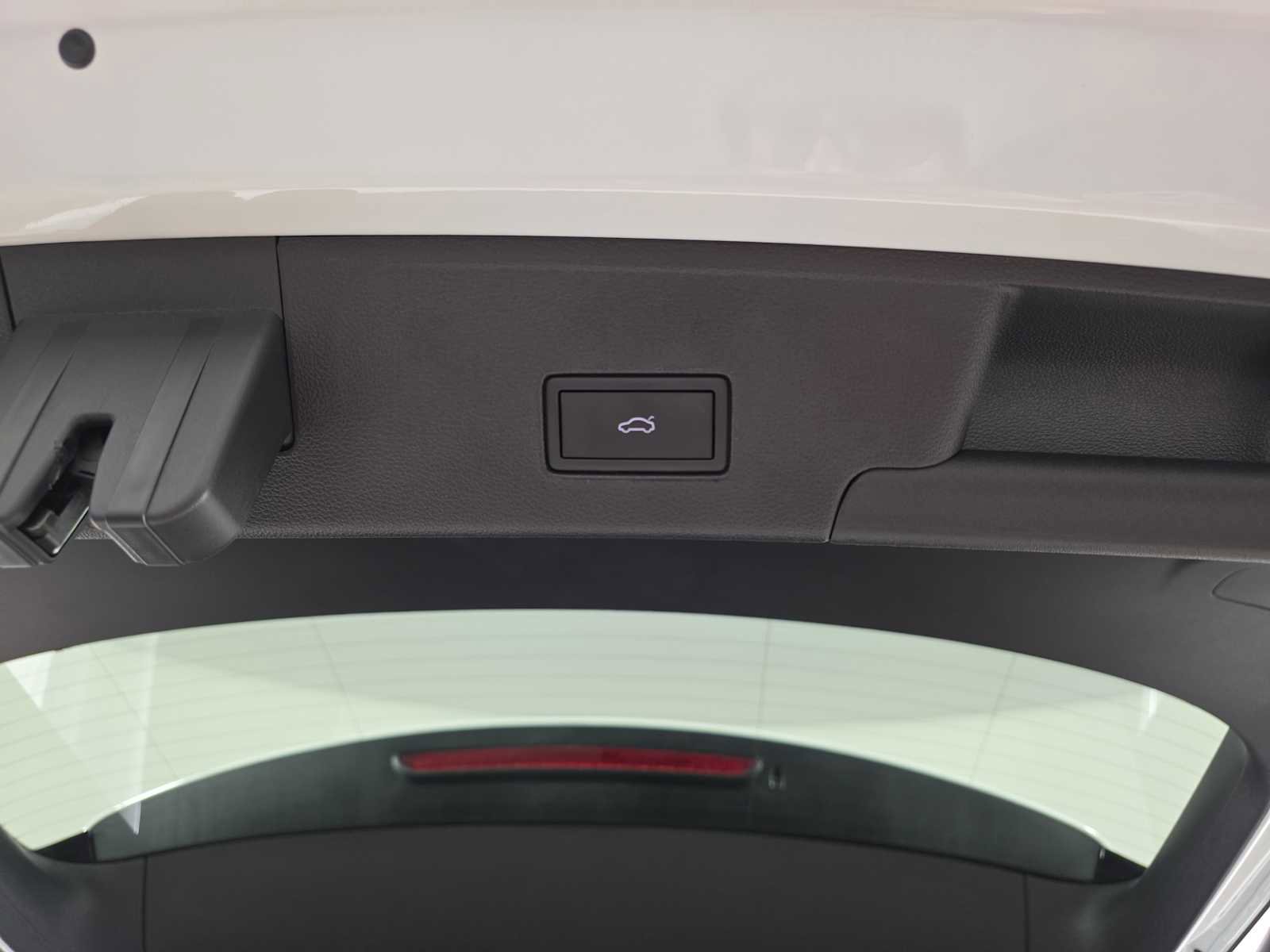 Used 2023 Volkswagen Atlas Cross Sport SE w/ Panoramic Sunroof Package image 34